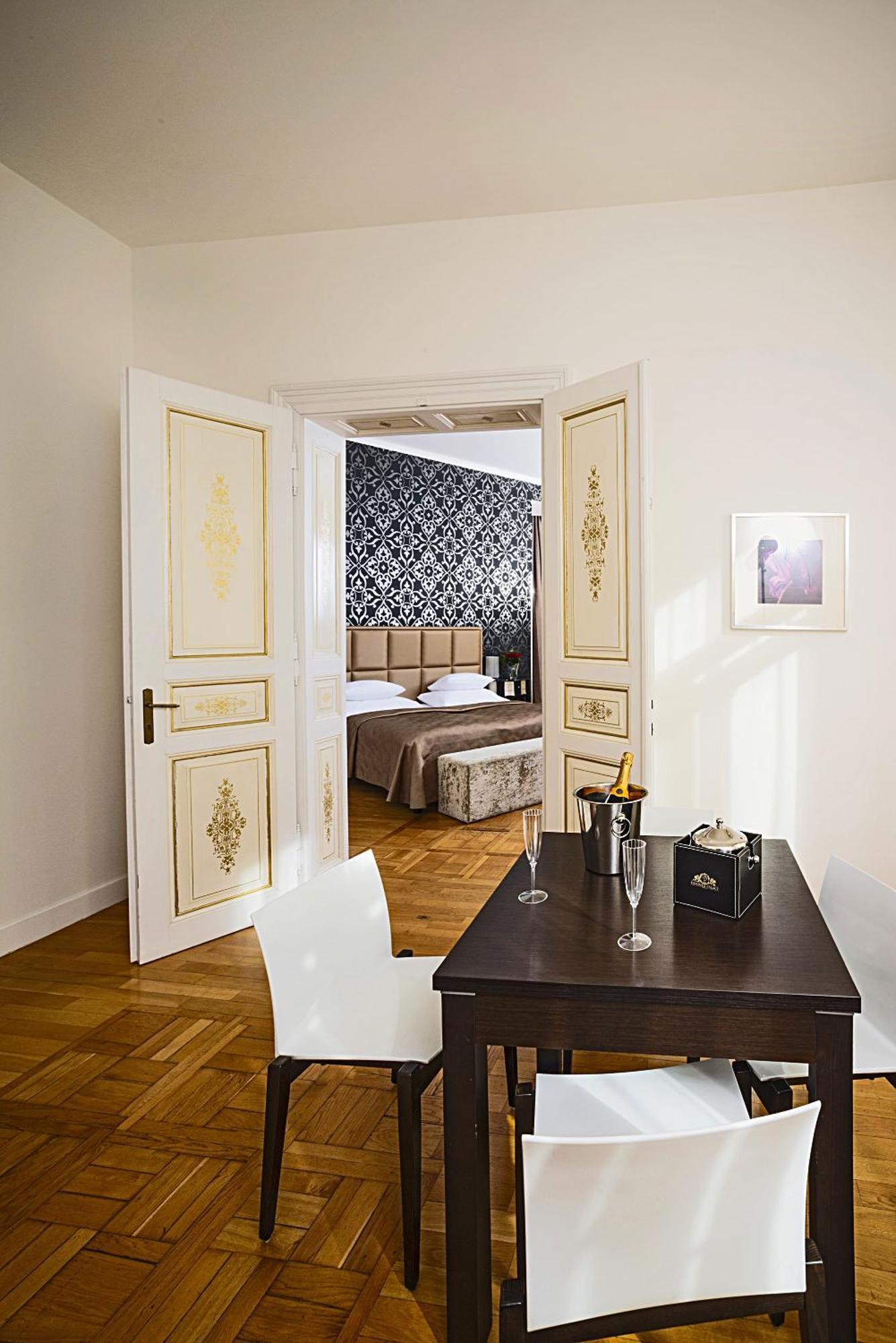 Royal Suite,173837910:JPEG