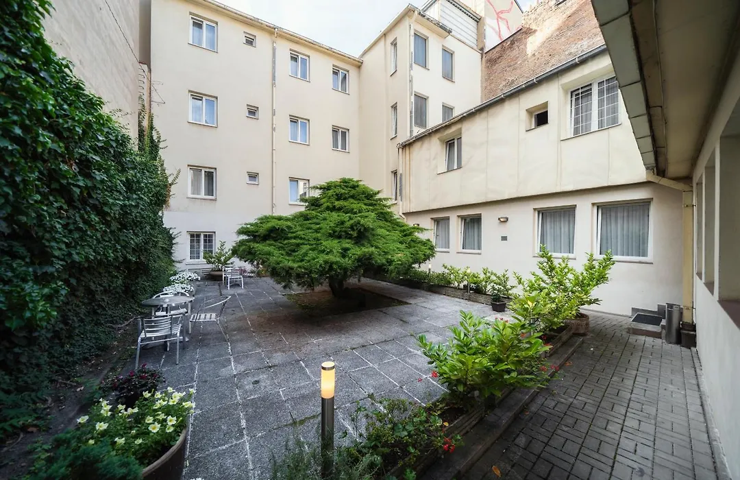 Hotel White Lion-1